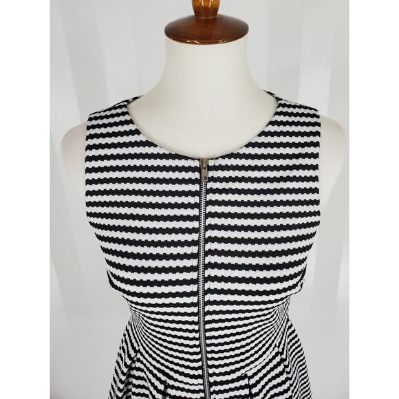 MIDNIGHT DOLL Women's Black & White Striped Fit & Flare Sleeveless Dress Sz 9 - Picture 5 of 9